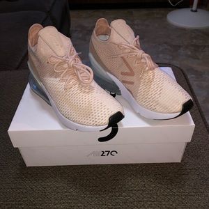 Nike Airmax 270 Flyknit - women